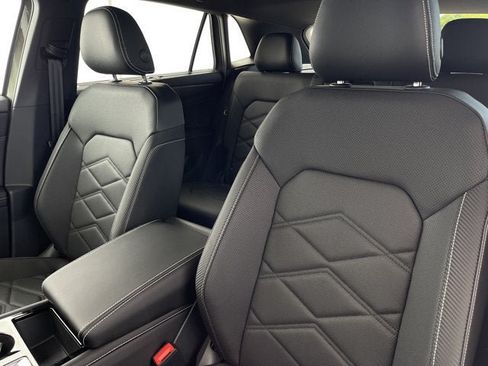 New 2026 Volkswagen Atlas Cross Sport SE FWD image 9
