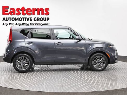 Used 2021 Kia Soul S FWD image 4