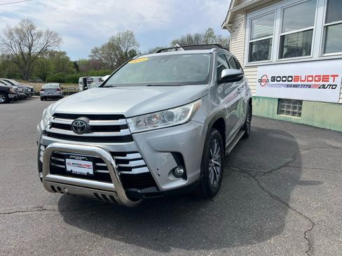 Used 2017 Toyota Highlander XLE image 1