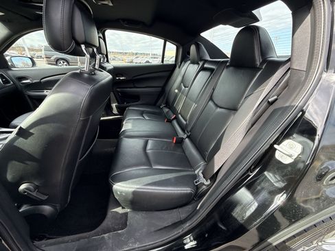 Used 2011 Chrysler 200 Limited image 22