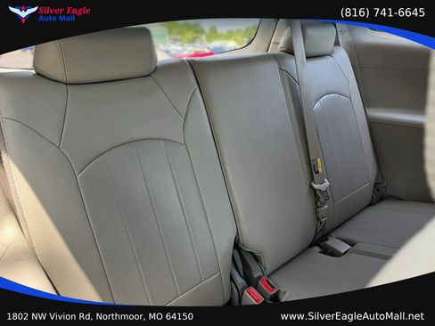 Used 2013 Buick Enclave Leather FWD image 11