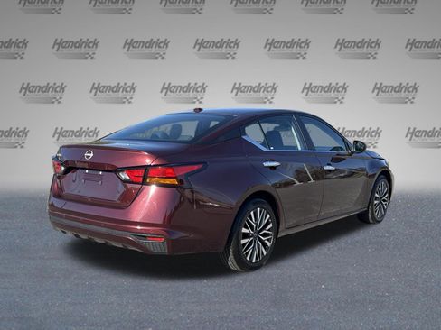 Used 2025 Nissan Altima 2.5 SV FWD image 10