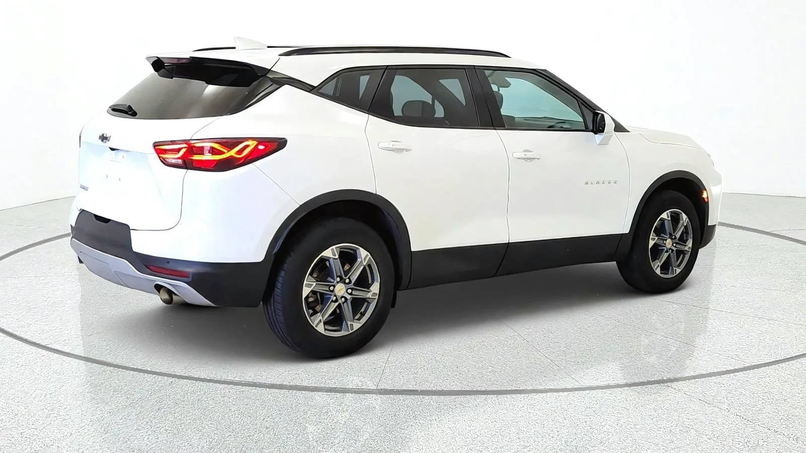Used 2024 Chevrolet Blazer LT w/ Convenience Package FWD image 9