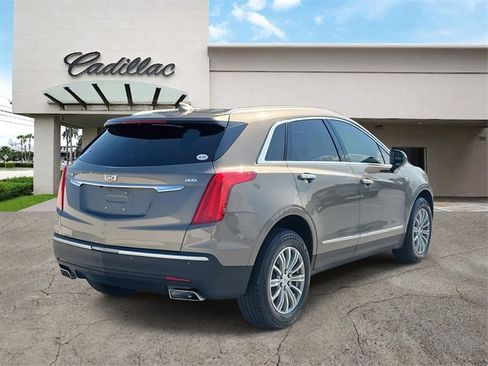 Used 2018 Cadillac XT5 Luxury w/ Driver Awareness Package image 5