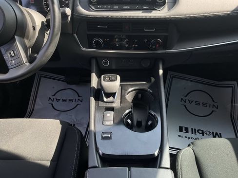Used 2023 Nissan Rogue S FWD image 16
