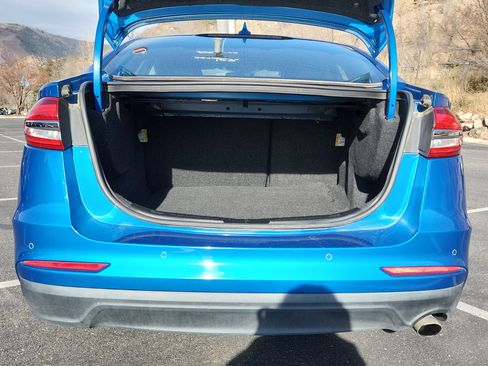 Used 2019 Ford Fusion SE image 16