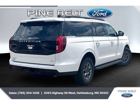 Used 2025 Ford Expedition Max Active AWD/4WD image 11