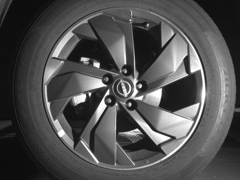 Used 2025 Nissan Rogue SV FWD image 12