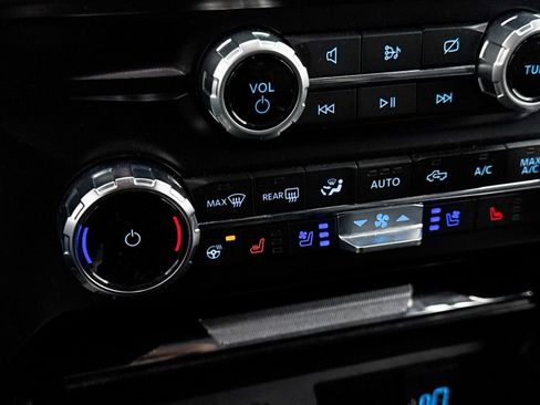 Used 2023 Ford F250 Lariat w/ Lariat Ultimate Package image 28