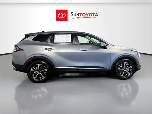 Used 2024 Kia Sportage EX FWD image 2