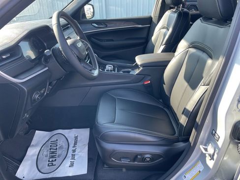 New 2026 Jeep Grand Cherokee Limited RWD image 21