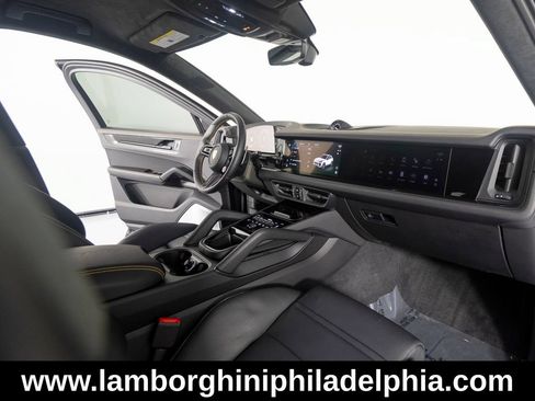 Used 2024 Porsche Cayenne Turbo GT AWD/4WD image 29