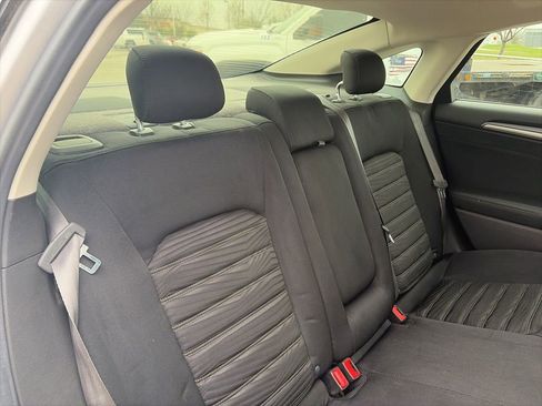 Used 2016 Ford Fusion SE image 30