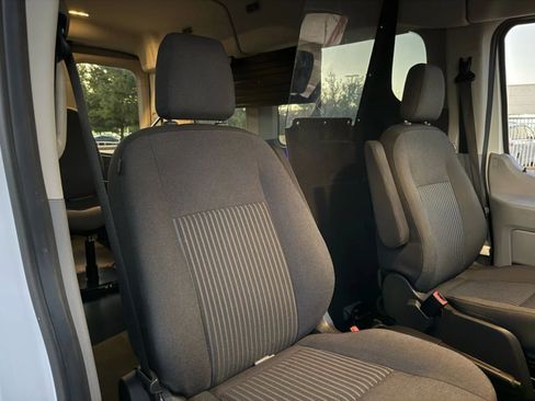 Used 2019 Ford Transit 150 XLT image 21