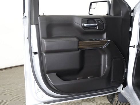 Used 2022 Chevrolet Silverado 1500 LT image 21