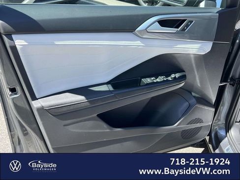 New 2026 Volkswagen Taos SEL AWD/4WD image 19