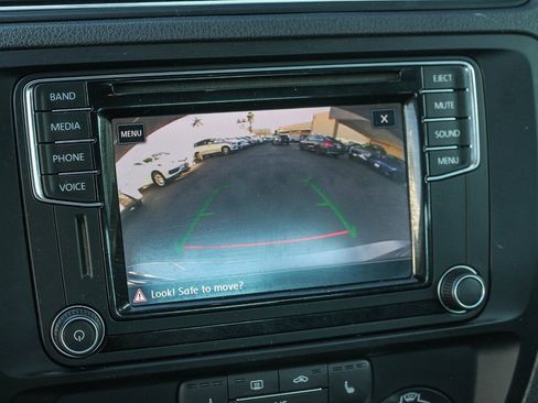 Used 2017 Volkswagen Jetta SE image 24