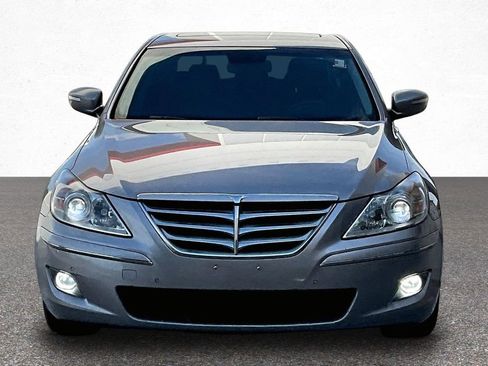 Used 2010 Hyundai Genesis 4.6 w/ Technology Pkg 5 RWD image 3