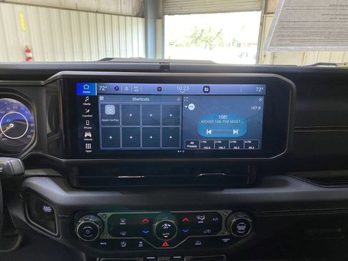 Used 2024 Jeep Gladiator Mojave image 36