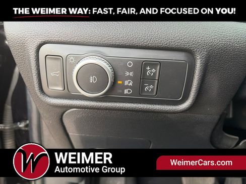 Used 2022 Ford Explorer XLT w/ Equipment Group 202A AWD/4WD image 34