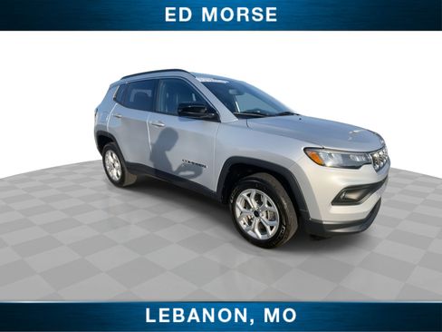 Used 2025 Jeep Compass Latitude w/ Convenience Group image 2