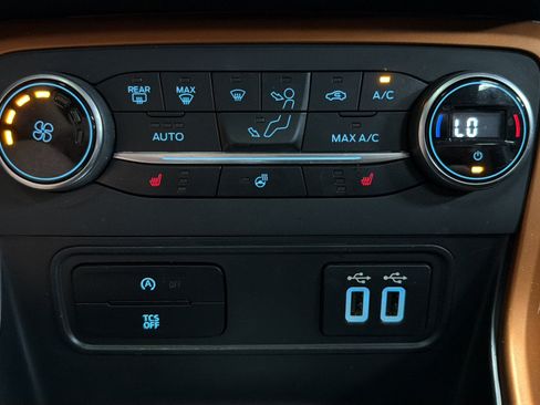Used 2018 Ford EcoSport SES w/ SES Cold Weather Package AWD/4WD image 31