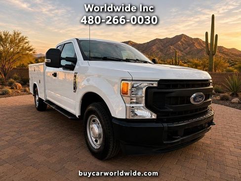 Used 2022 Ford F250 XL w/ Power Equipment Group RWD image 3