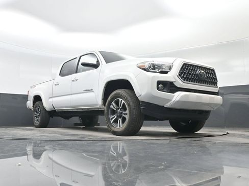 Used 2019 Toyota Tacoma TRD Sport AWD/4WD image 33