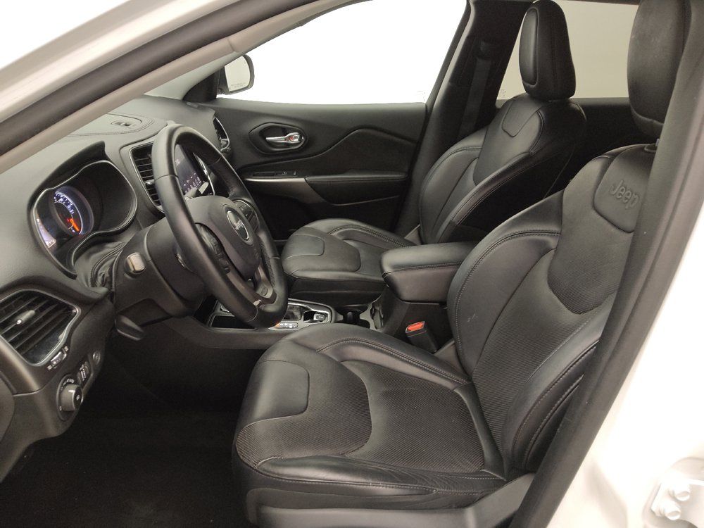 Used 2019 Jeep Cherokee Limited FWD image 17