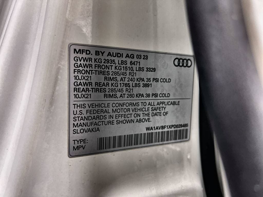 Used 2023 Audi Q8 Premium w/ Convenience Package AWD/4WD image 40