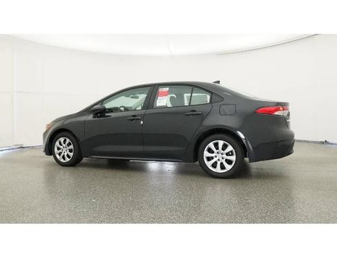 Used 2025 Toyota Corolla LE FWD image 26