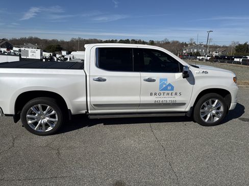 Used 2023 Chevrolet Silverado 1500 High Country image 11