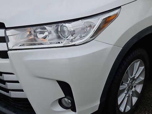 Used 2019 Toyota Highlander Plus image 11