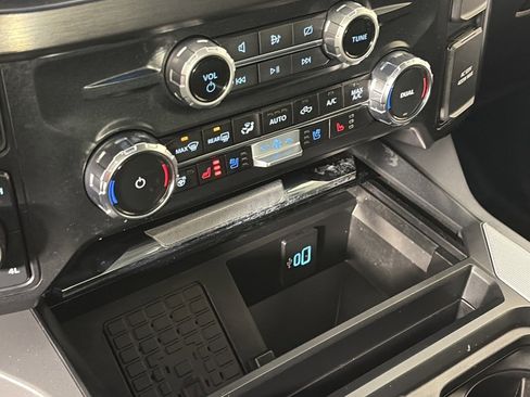 Certified 2024 Ford F350 Lariat w/ Sport Appearance Package image 21