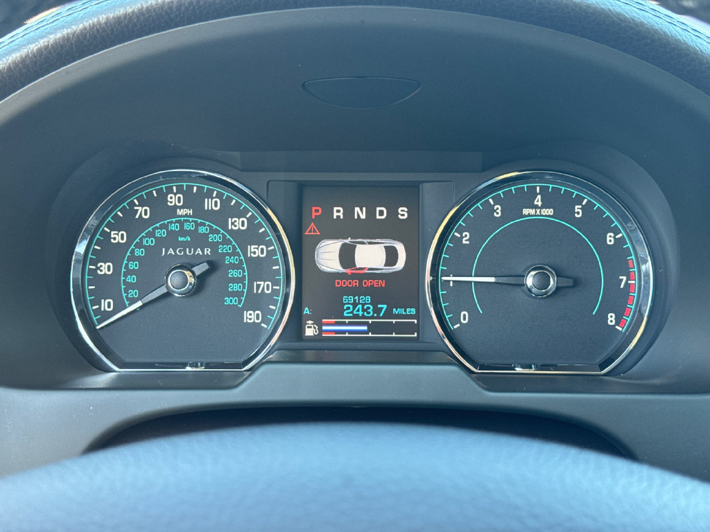 Used 2013 Jaguar XF RWD image 26