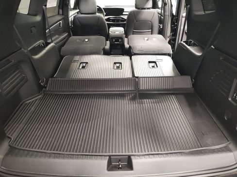 New 2026 Buick Enclave Sport Touring w/ Power Package AWD/4WD image 16