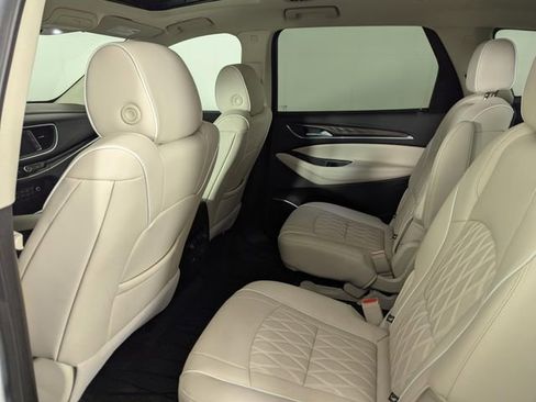 Used 2022 Buick Enclave Avenir w/ Avenir Technology Package image 15