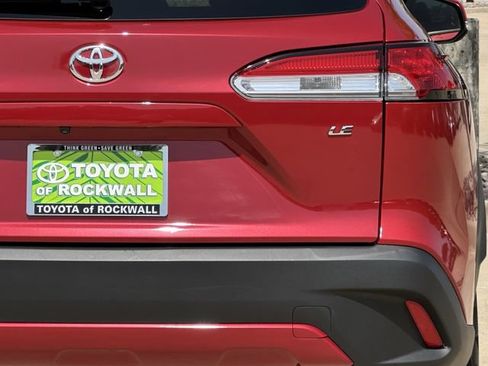 Used 2022 Toyota Corolla Cross LE FWD image 6