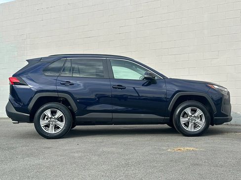 Used 2025 Toyota RAV4 XLE AWD/4WD image 2
