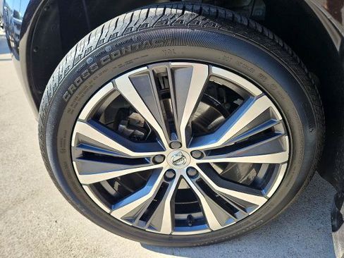 Used 2022 Volvo XC60 B5 Momentum w/ Climate Package AWD/4WD image 59