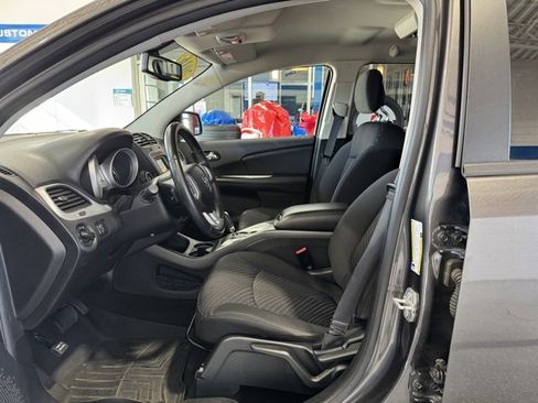 Used 2016 Dodge Journey SE w/ Flexible Seating Group image 7