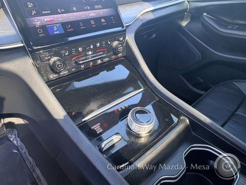 Used 2024 Jeep Grand Cherokee L Limited w/ Luxury Tech Group II image 15