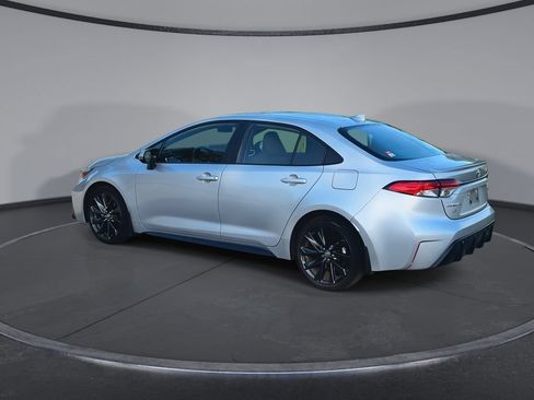 Used 2024 Toyota Corolla SE FWD image 6