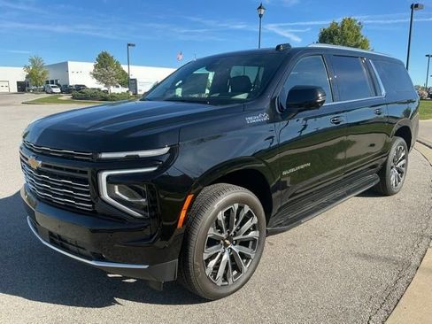 New 2026 Chevrolet Suburban High Country w/ Sun And Tow Package AWD/4WD image 3