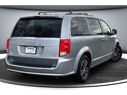 Used 2018 Dodge Grand Caravan GT FWD image 16