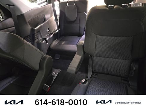 Used 2023 Ford Explorer XLT image 18