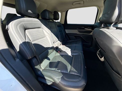 Used 2024 Lincoln Nautilus Reserve image 29