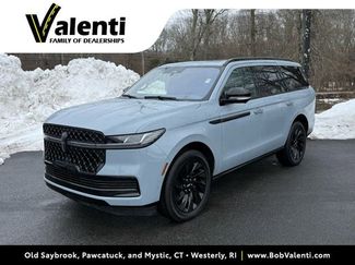 Used 2025 Lincoln Navigator Reserve w/ Jet Appearance Package video 1