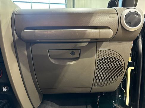 Used 2010 Jeep Wrangler Unlimited Sahara image 62