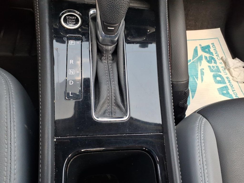 Used 2021 Nissan Kicks SR w/ SR Premium Package FWD image 23